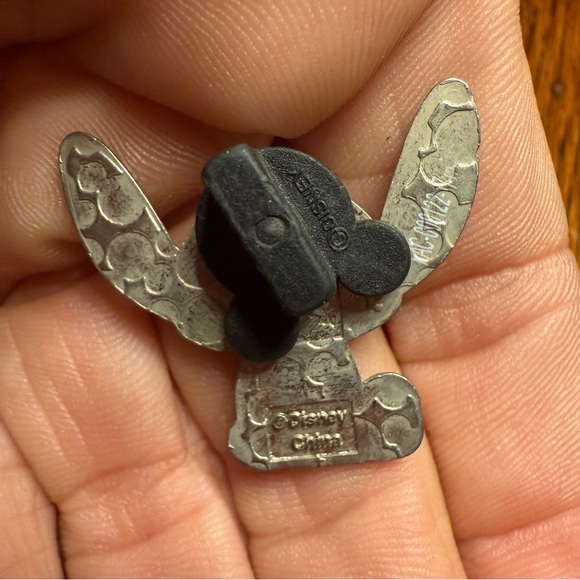 Stitch Cute Characters Disney Trading Pin Lilo & Stitch - Picture 3 of 3